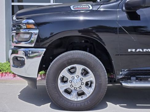 Certified 2025 RAM 2500 Big Horn AWD/4WD image 8