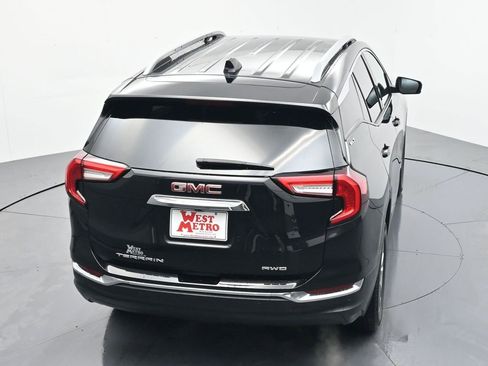 Used 2022 GMC Terrain SLT w/ LPO, Floor Liner Package image 4