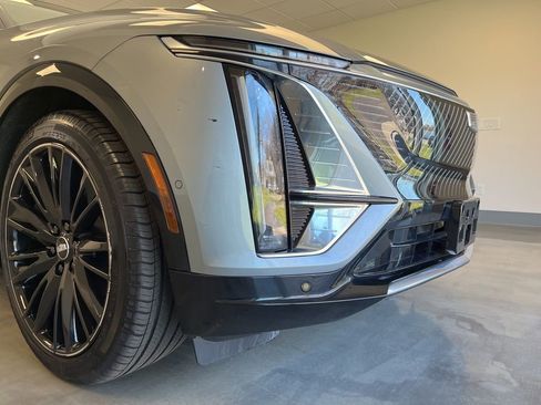 Certified 2024 Cadillac Lyriq Luxury image 6