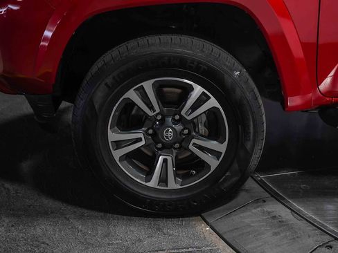 Certified 2019 Toyota Tacoma TRD Sport w/ Technology Package image 7