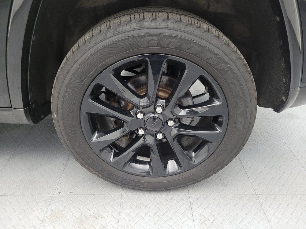 Used 2020 Jeep Grand Cherokee Altitude AWD/4WD image 31