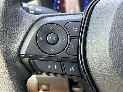 Used 2022 Toyota Corolla LE FWD image 25