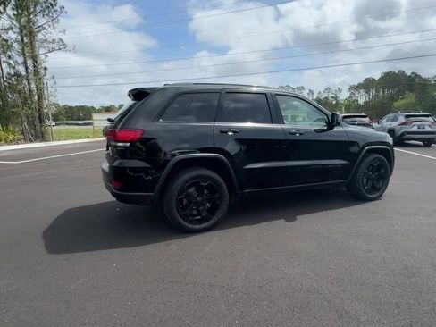 Used 2021 Jeep Grand Cherokee Freedom Edition RWD image 5