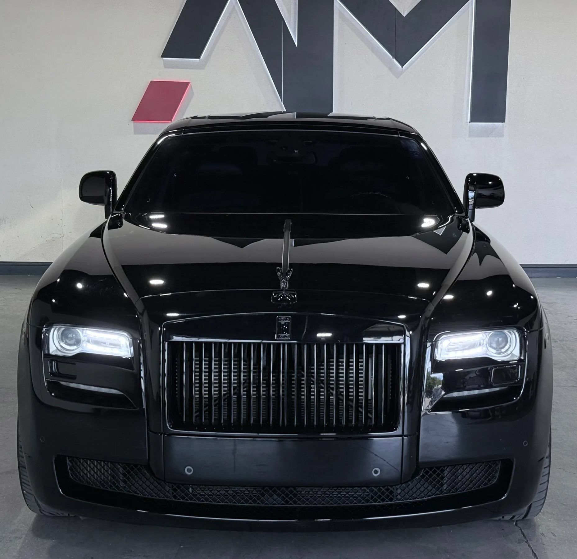 Used 2011 Rolls-Royce Ghost RWD image 2