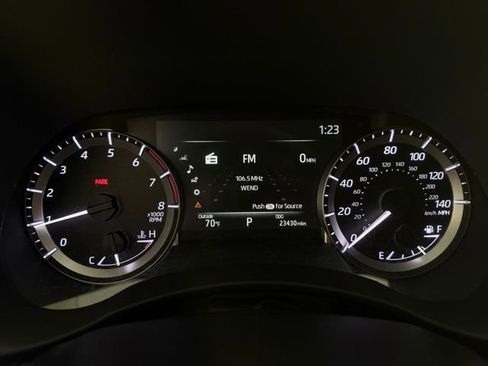 Used 2023 Toyota Highlander L image 16