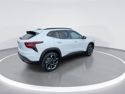 New 2026 Chevrolet Trax RS w/ Sunroof Package image 8