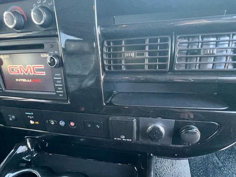 Used 2019 GMC Savana 2500 Extended w/ Enhanced Convenience Package image 24