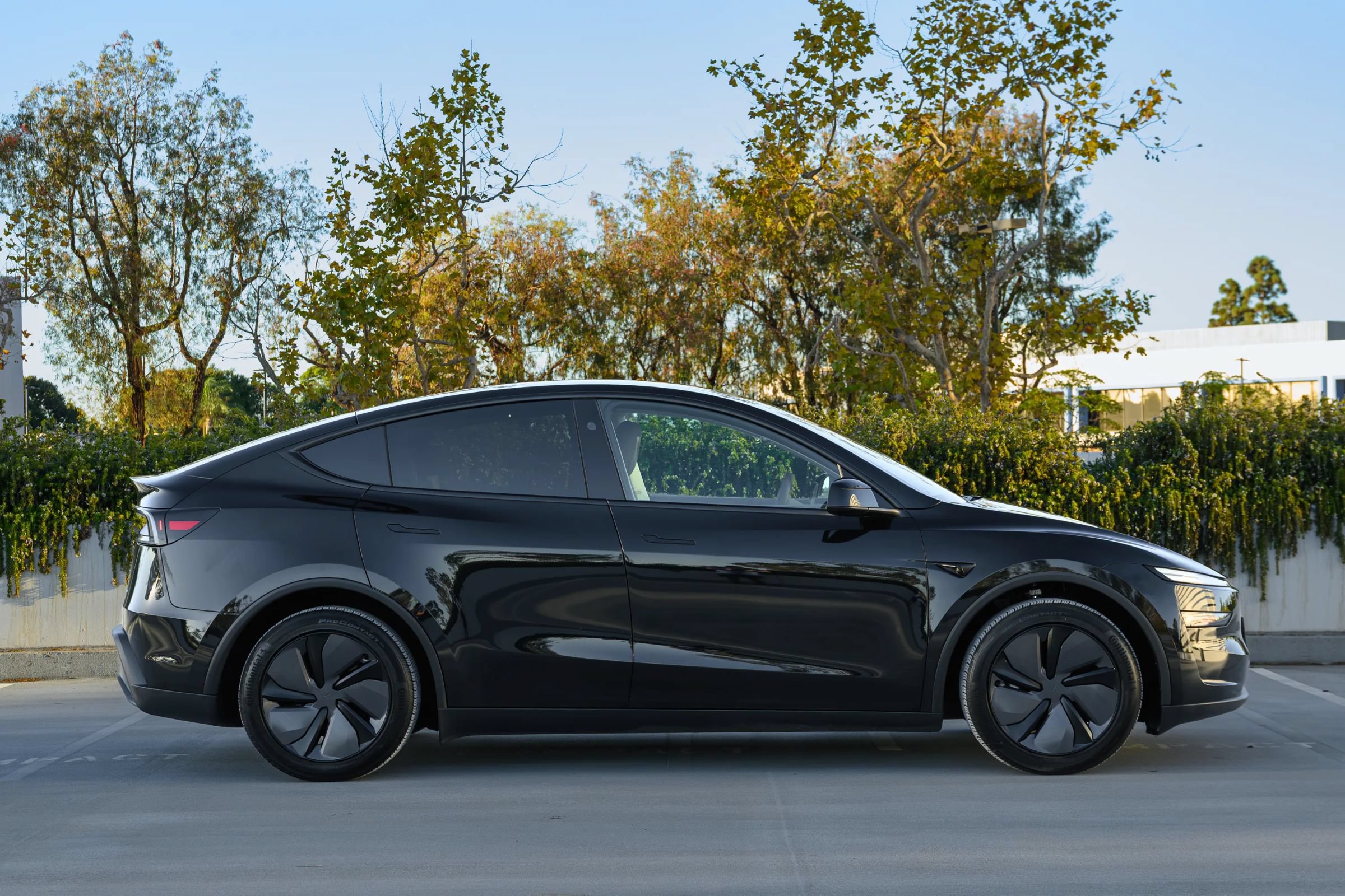 Used 2026 Tesla Model Y AWD image 7