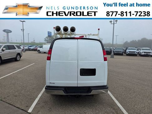 Used 2017 Chevrolet Express 3500 image 5