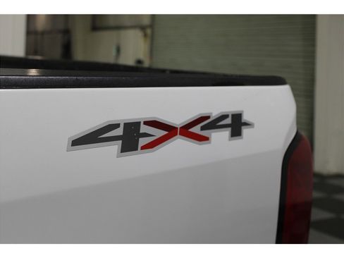 Used 2021 Chevrolet Colorado LT w/ LT Convenience Package image 17