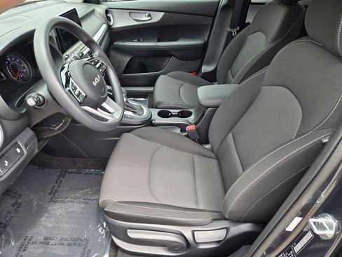 Used 2024 Kia Forte LXS w/ LXS Technology Package FWD image 14