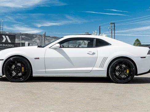 Used 2015 Chevrolet Camaro SS w/ RS Package RWD image 3