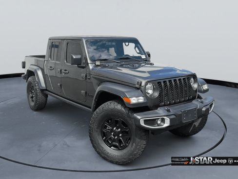 Used 2023 Jeep Gladiator Sport AWD/4WD image 3