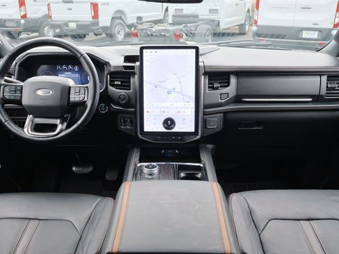 Certified 2023 Ford Expedition Platinum image 23