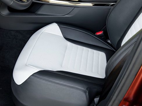 New 2025 Land Rover Range Rover Sport SV Edition Two image 15