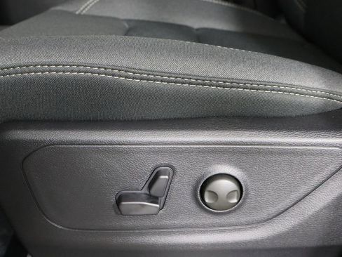 New 2026 RAM 1500 4x4 Crew Cab image 23