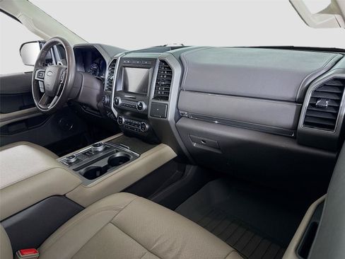 Used 2020 Ford Expedition Max XLT w/ Equipment Group 202A AWD/4WD image 24