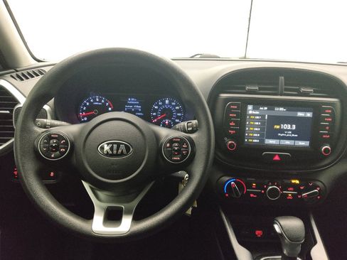 Used 2020 Kia Soul LX FWD image 22