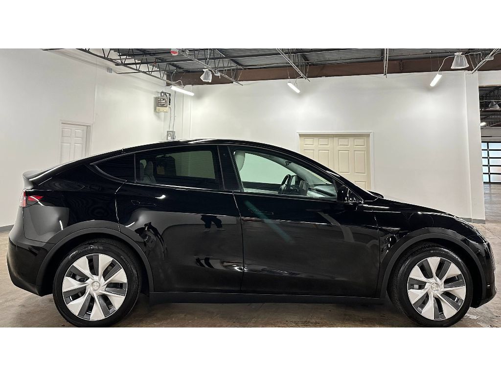Used 2021 Tesla Model Y Long Range AWD/4WD image 10