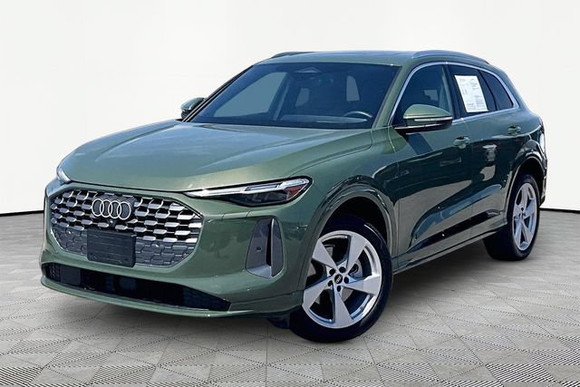 Used 2025 Audi Q5 Premium Plus w/ Premium Plus AWD/4WD image 1