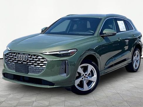 Used 2025 Audi Q5 Premium Plus w/ Premium Plus AWD/4WD image 1