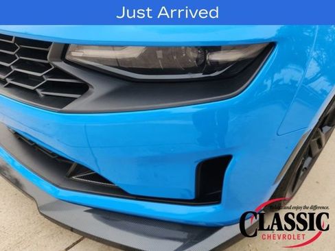 Used 2022 Chevrolet Camaro LT w/ Technology Package image 15
