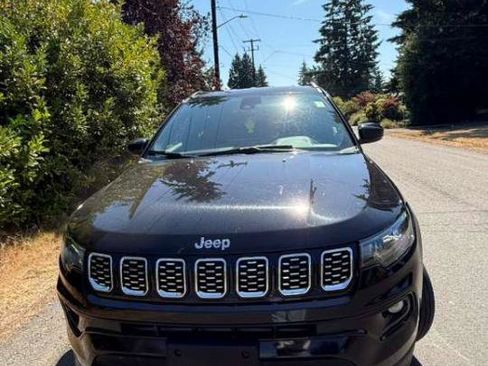 Used 2025 Jeep Compass Limited AWD/4WD image 10