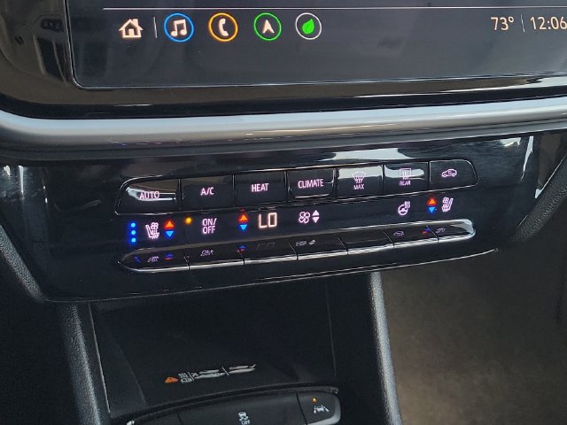 Used 2022 Chevrolet Bolt EUV Premier w/ Sun & Sound Package FWD image 30