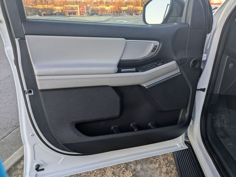 Used 2025 Ford Expedition Max Active image 12