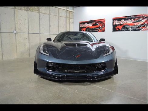 Used 2019 Chevrolet Corvette Z06 RWD image 3