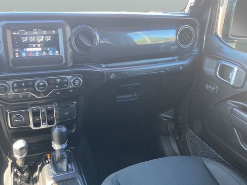 Used 2022 Jeep Wrangler Unlimited Sport AWD/4WD image 17