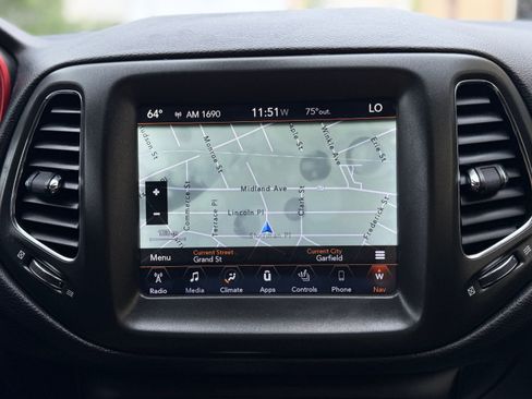 Used 2017 Jeep Compass Trailhawk w/ Leather Interior Group AWD/4WD image 30