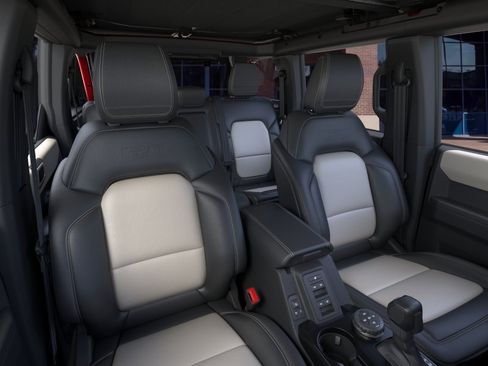 New 2026 Ford Bronco Outer Banks w/ Sasquatch Package AWD/4WD image 10