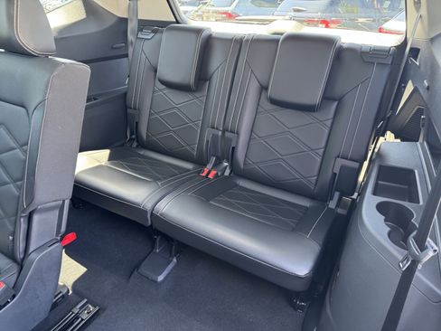 Used 2024 Volkswagen Atlas SE FWD image 31