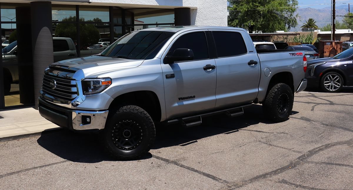 Used 2018 Toyota Tundra Limited w/ Limited Premium Package AWD/4WD image 3