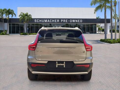 Used 2023 Volvo XC40 B5 Plus w/ Driver Assist Package AWD/4WD image 6
