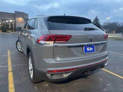 Used 2020 Volkswagen Atlas Cross Sport SE w/ Panoramic Sunroof Package image 7