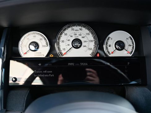 Used 2017 Rolls-Royce Wraith image 23