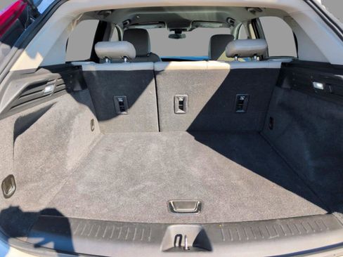 Used 2019 Cadillac XT4 Luxury w/ Cold Weather Package image 29