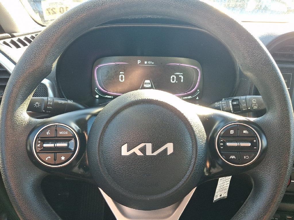 Used 2023 Kia Soul LX w/ LX Technology Package FWD image 19