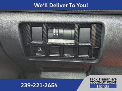 Used 2023 Subaru Crosstrek 2.0i AWD/4WD image 24