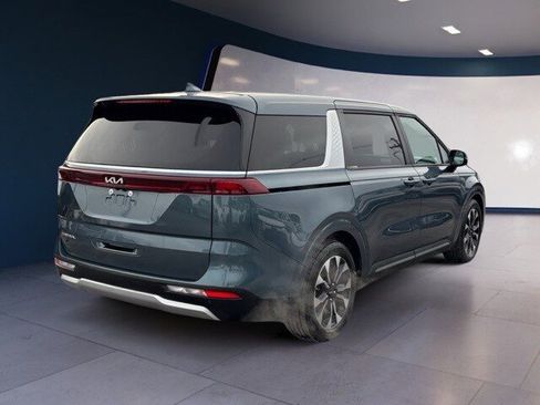 Certified 2024 Kia Carnival EX image 5