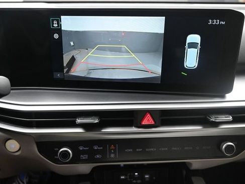 Used 2025 Kia Sorento S FWD image 12
