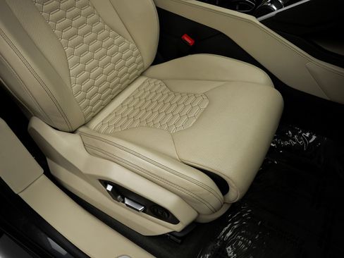 Used 2019 Lamborghini Urus AWD/4WD image 39