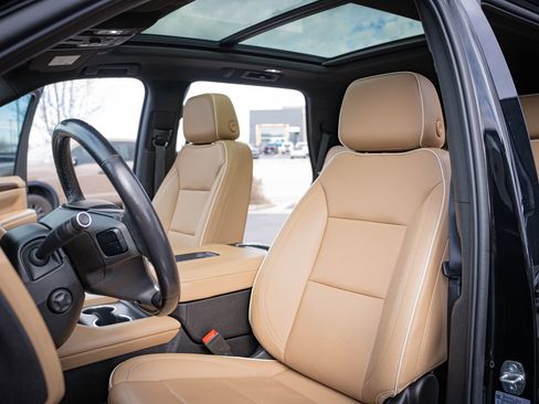 Used 2022 Chevrolet Tahoe Premier AWD/4WD image 12