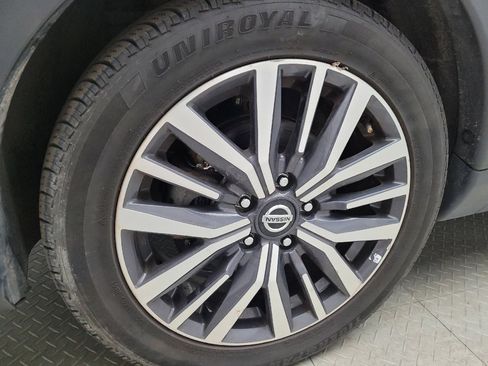 Used 2021 Nissan Kicks SV FWD image 31