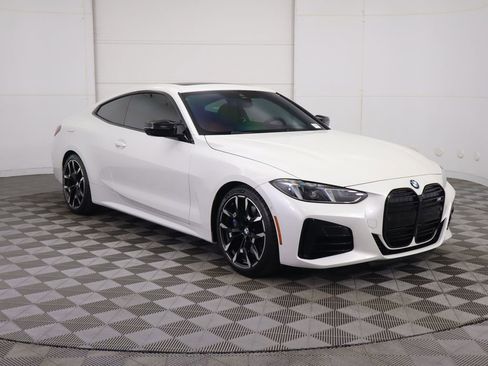 Used 2025 BMW M440i Coupe w/ Premium Package image 3
