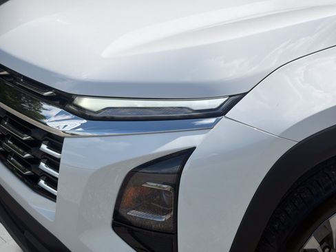 Used 2025 Chevrolet Equinox LT AWD/4WD image 30