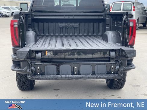 New 2025 GMC Sierra 2500 Denali w/ Denali Reserve Package image 17