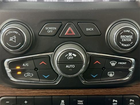 Used 2015 RAM 1500 Laramie w/ Convenience Group image 19